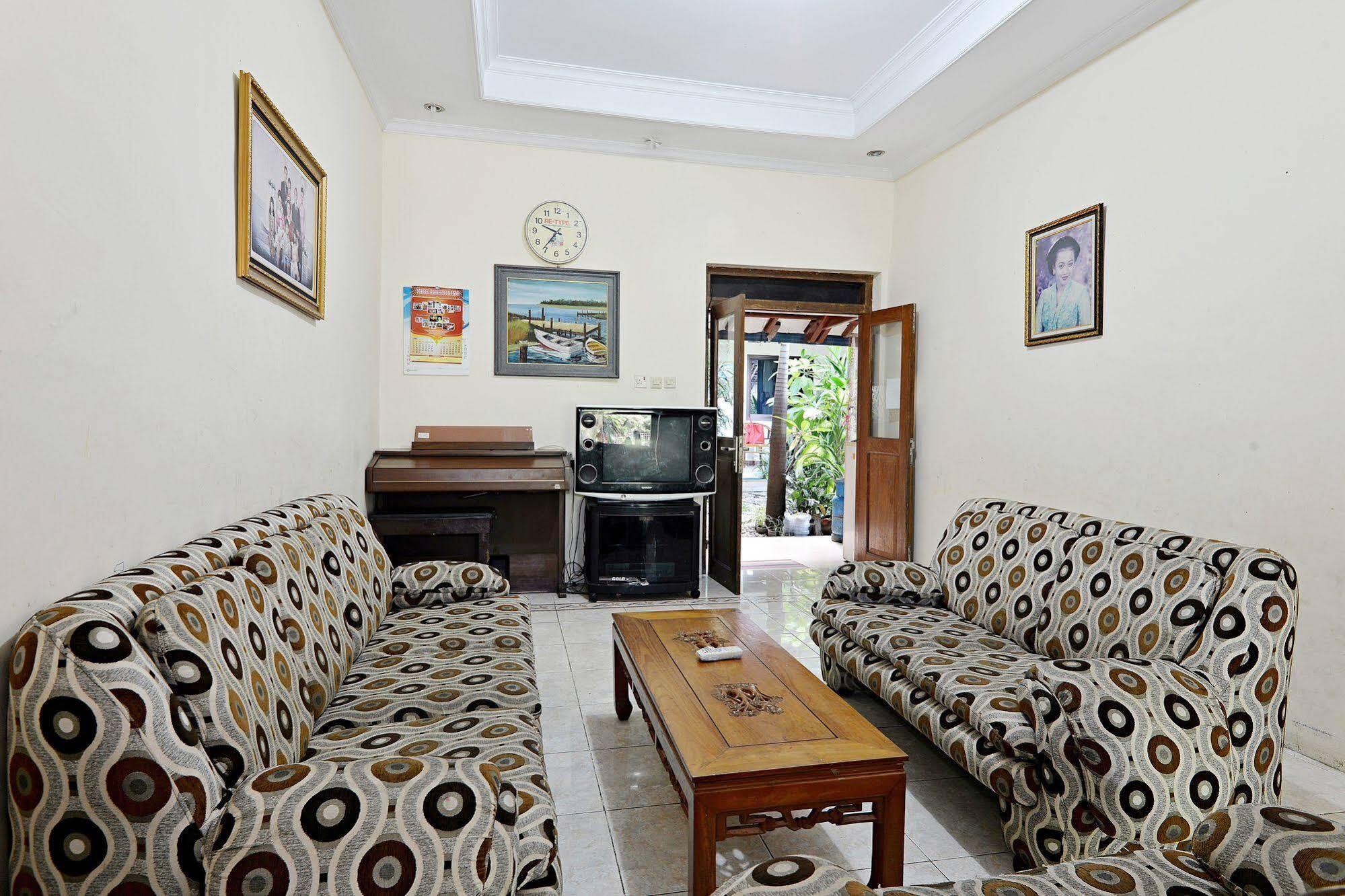Zen Rooms Sabana Urip Sumoharjo Джокьякарта Экстерьер фото
