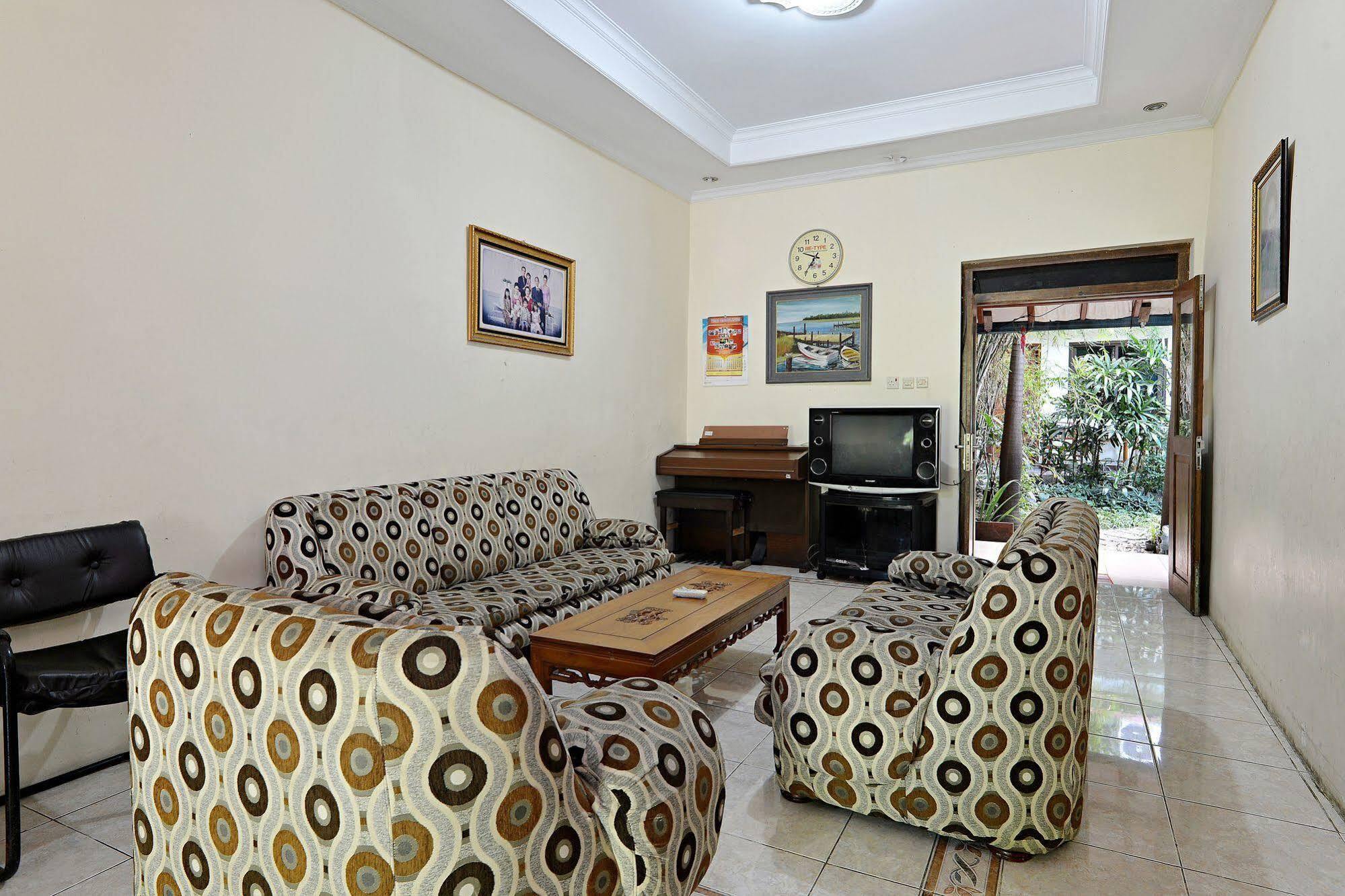 Zen Rooms Sabana Urip Sumoharjo Джокьякарта Экстерьер фото